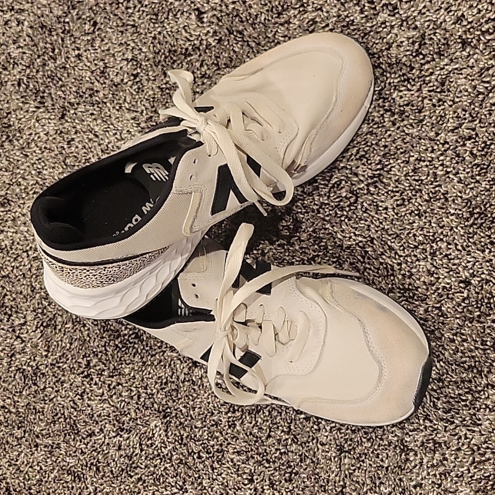 New Balance fresh foam size 9 👟